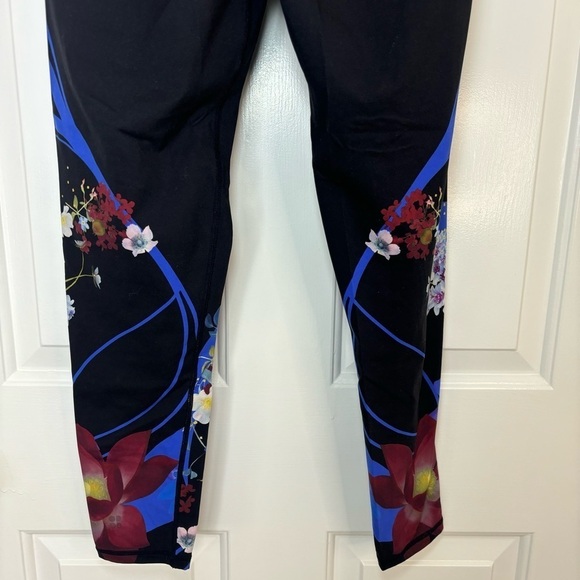 Sweaty Betty Cropped Power Floral Leggings Size Small - Picture 6 of 9